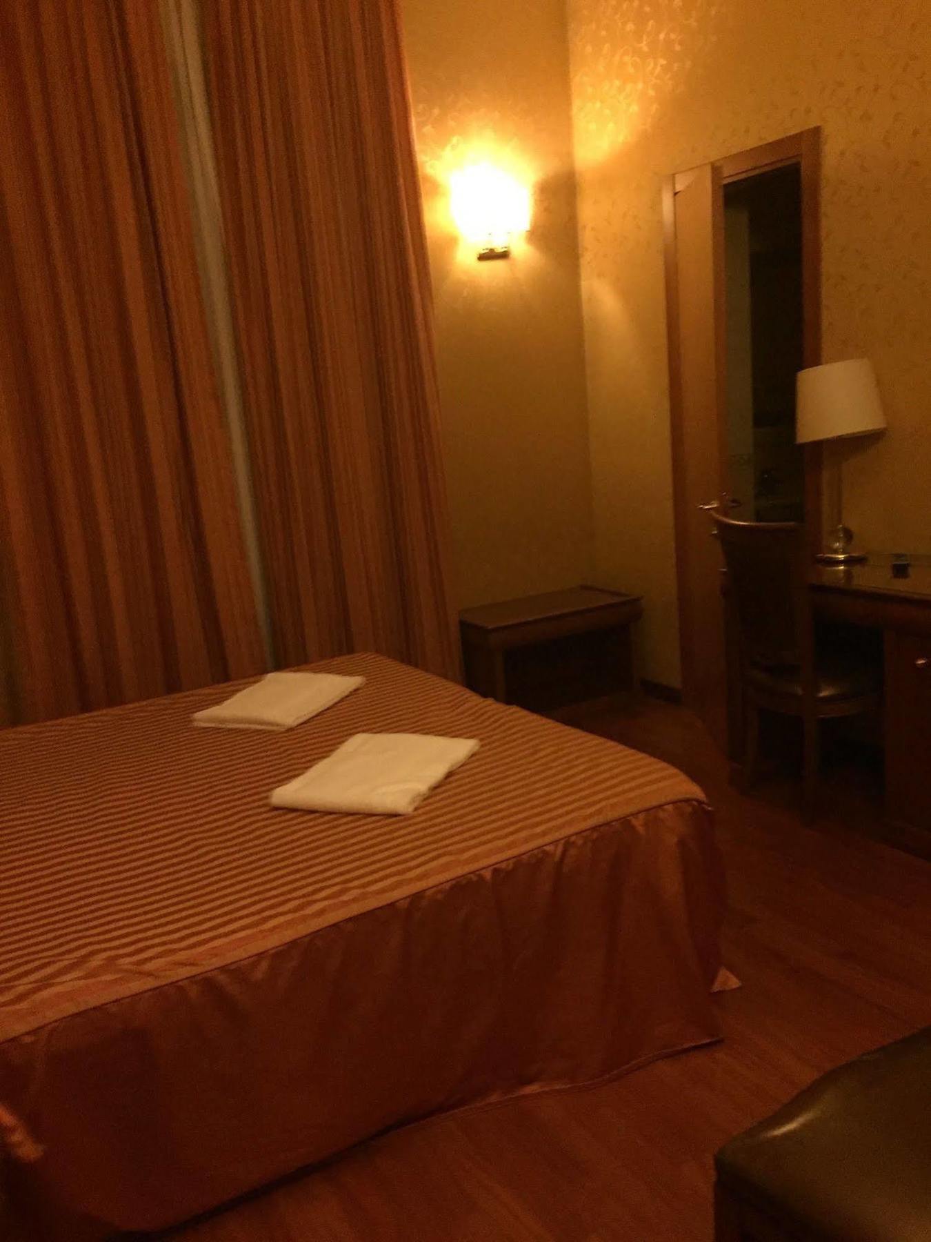 Hotel Divine