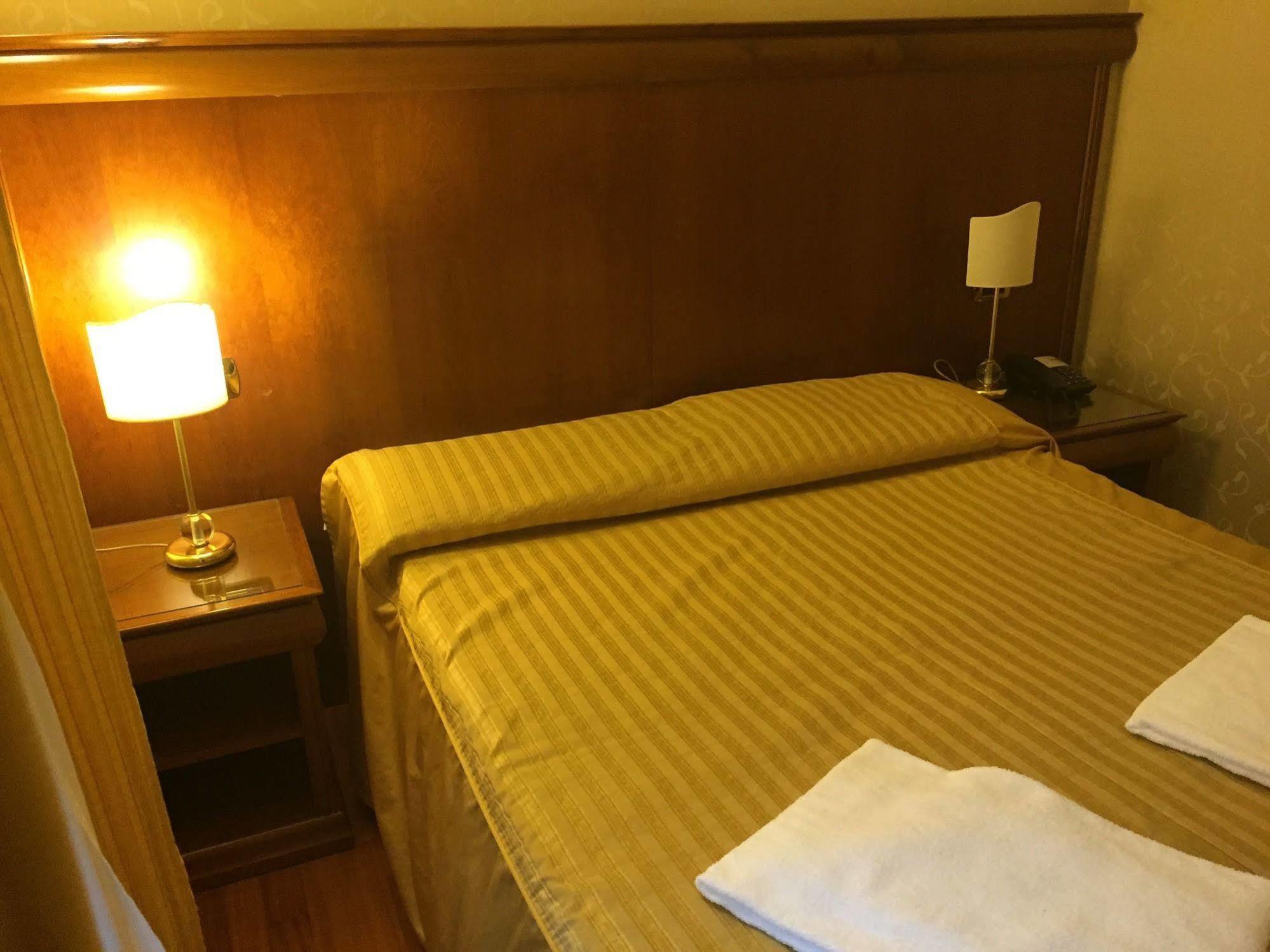 Hotel Divine