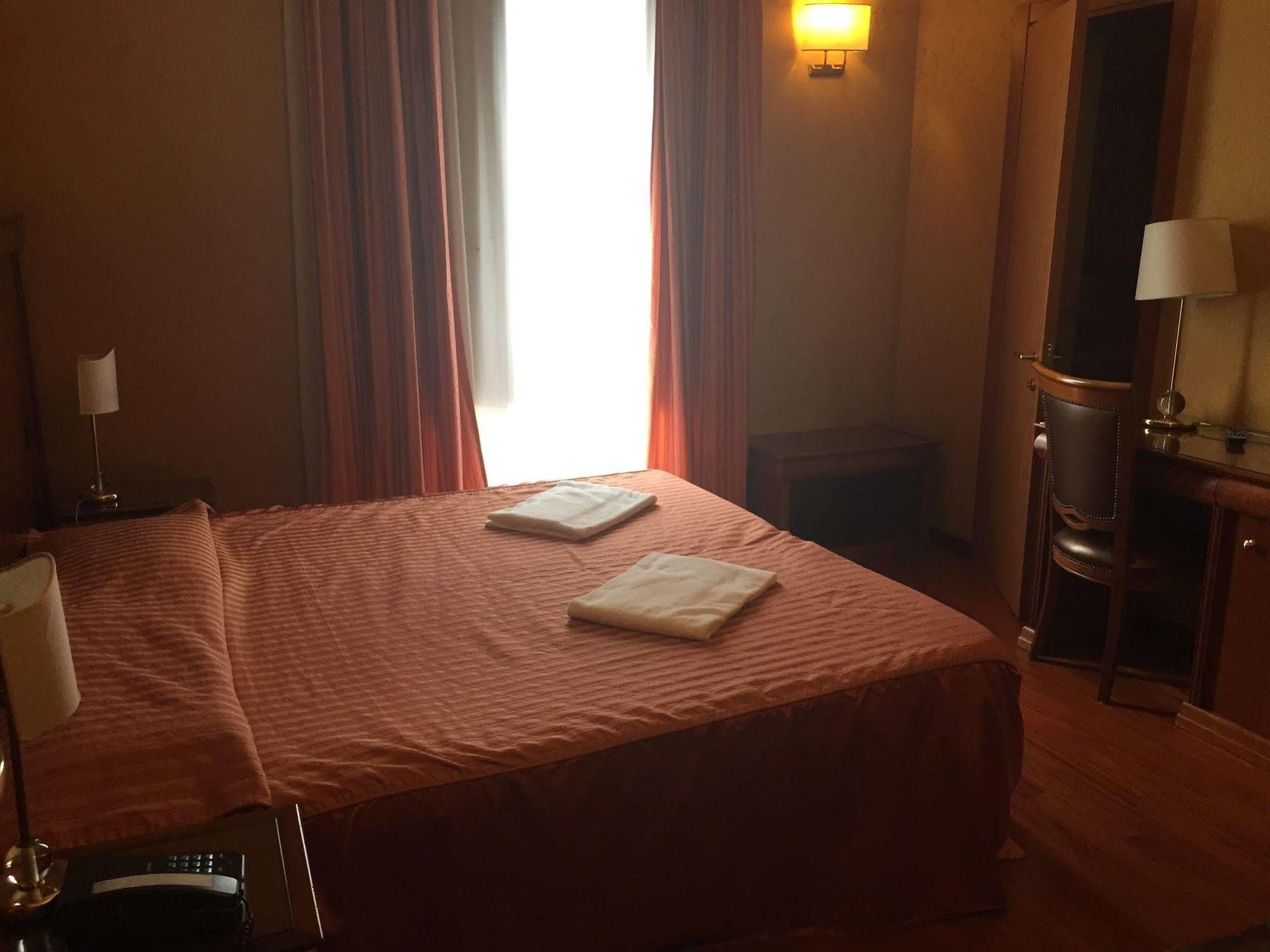 Divine Hotel