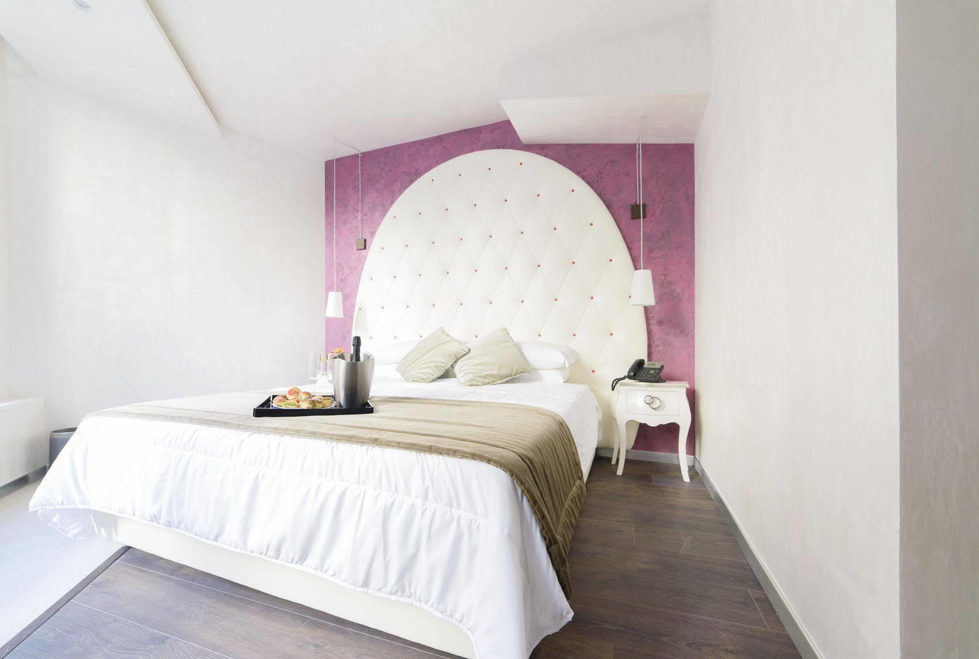 Vespasiano Hotell