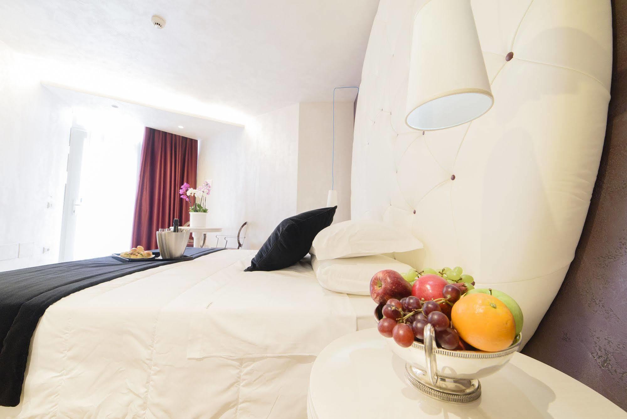 Vespasiano Hotell 4*