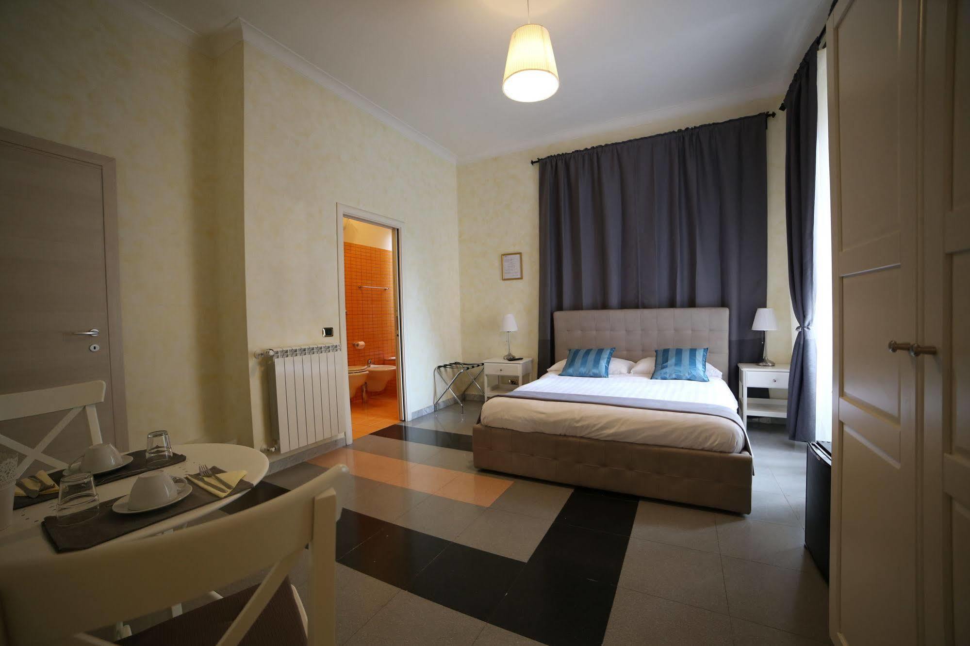 Frühstückspension Dhome 3*