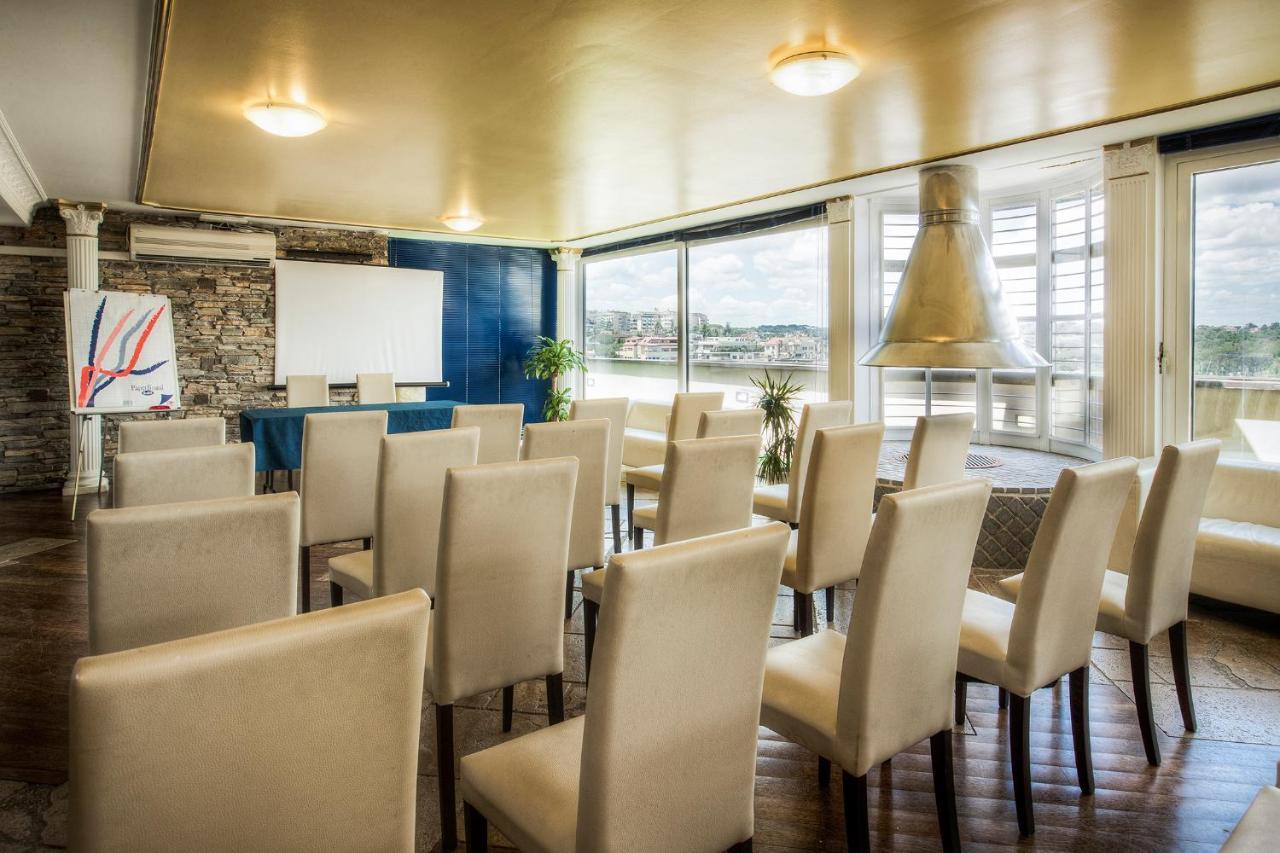 Hotel Grand Colony Roma