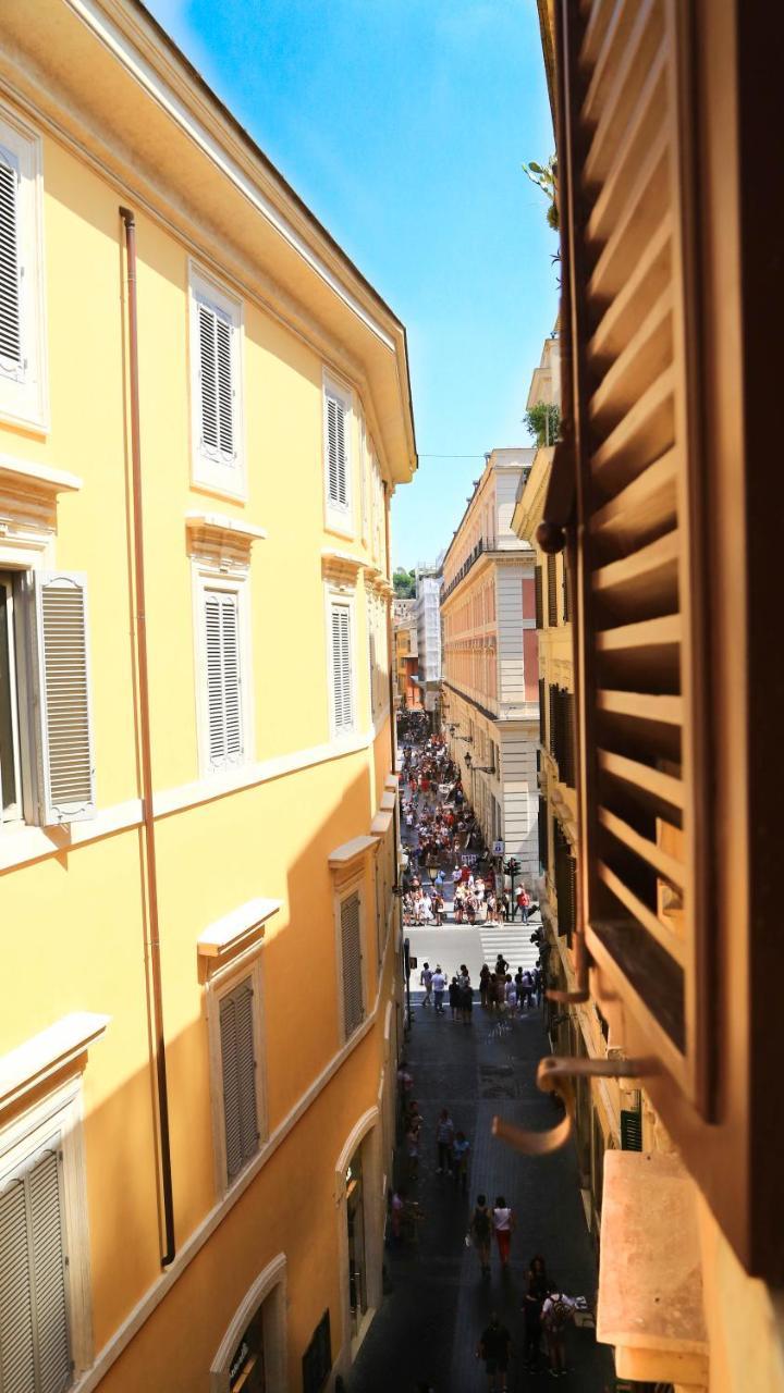 Pietra Square Roma