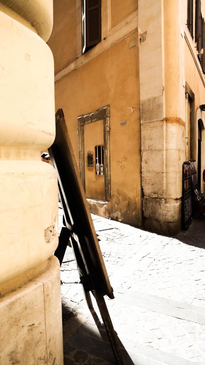Pietra Square Roma