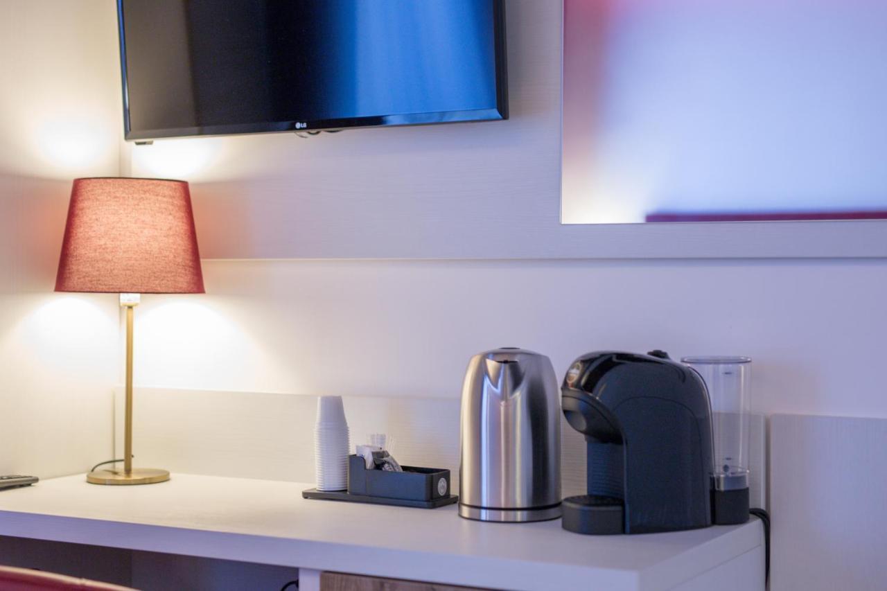 Magenta Luxury Argentina Rome