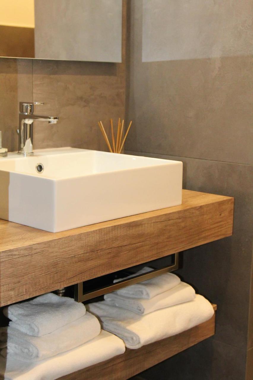 Eighty Four Luxury Pensión 3*