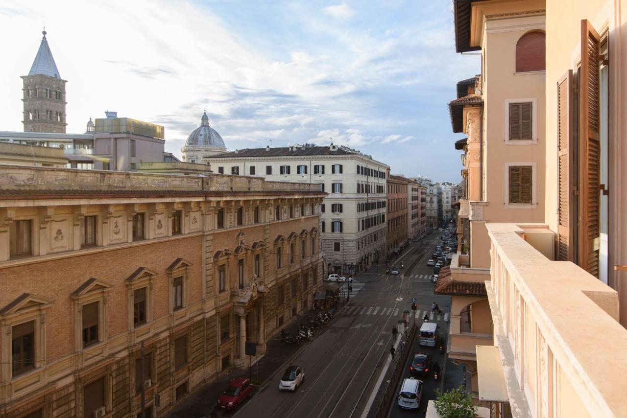 White Napoleone Apartamento *