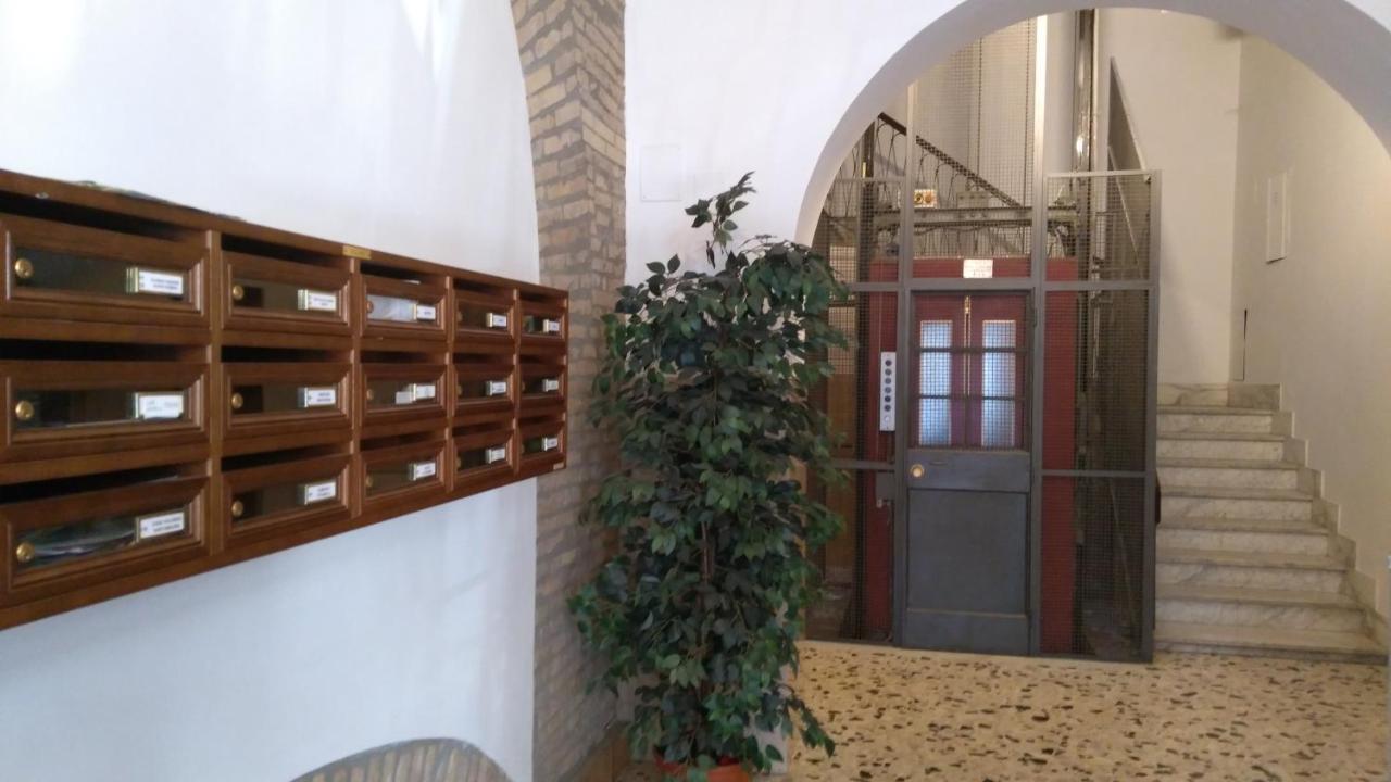 Vatican Comfort Suites 2*