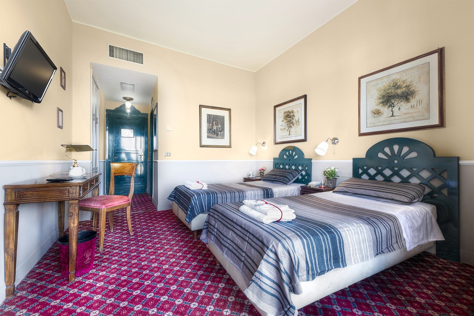 Hotel Grand Colony 3*