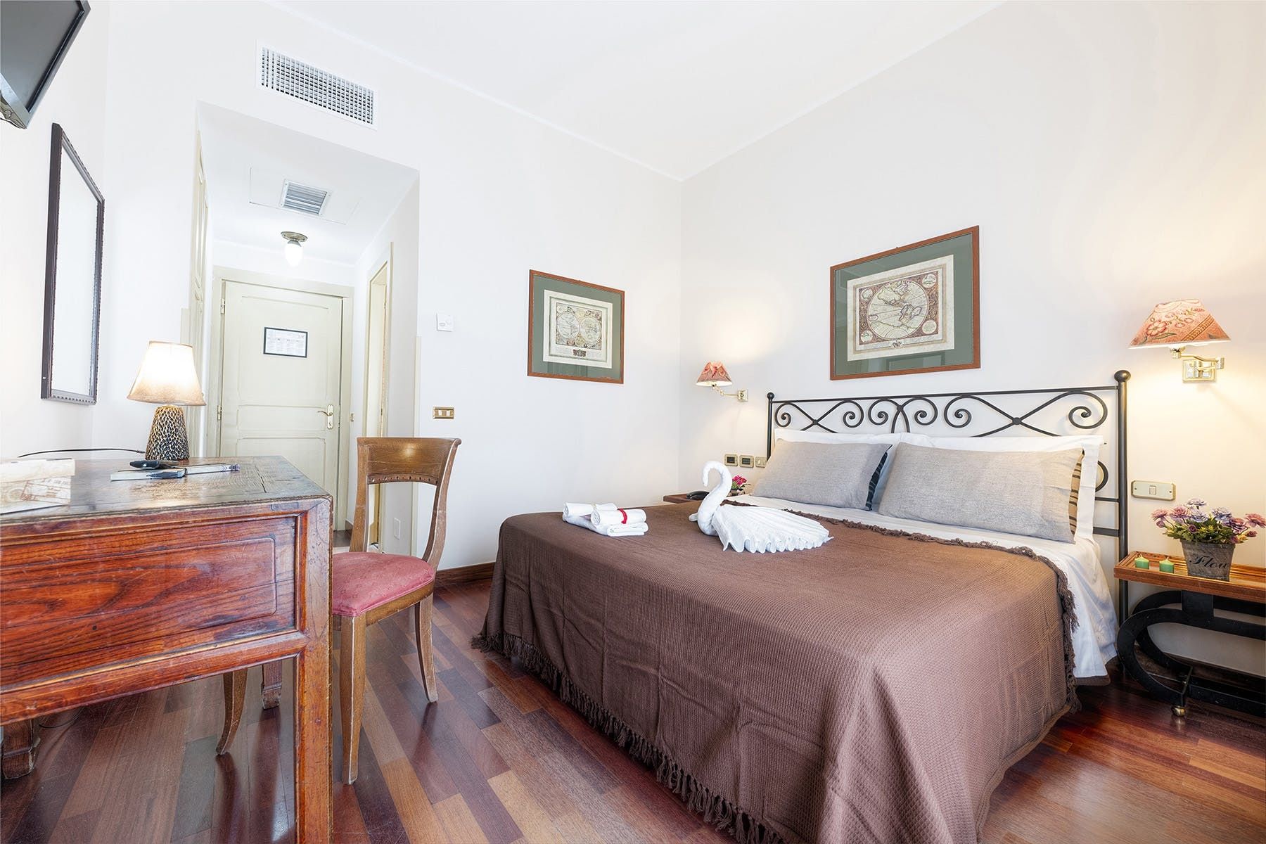 Hotel Grand Colony 3*