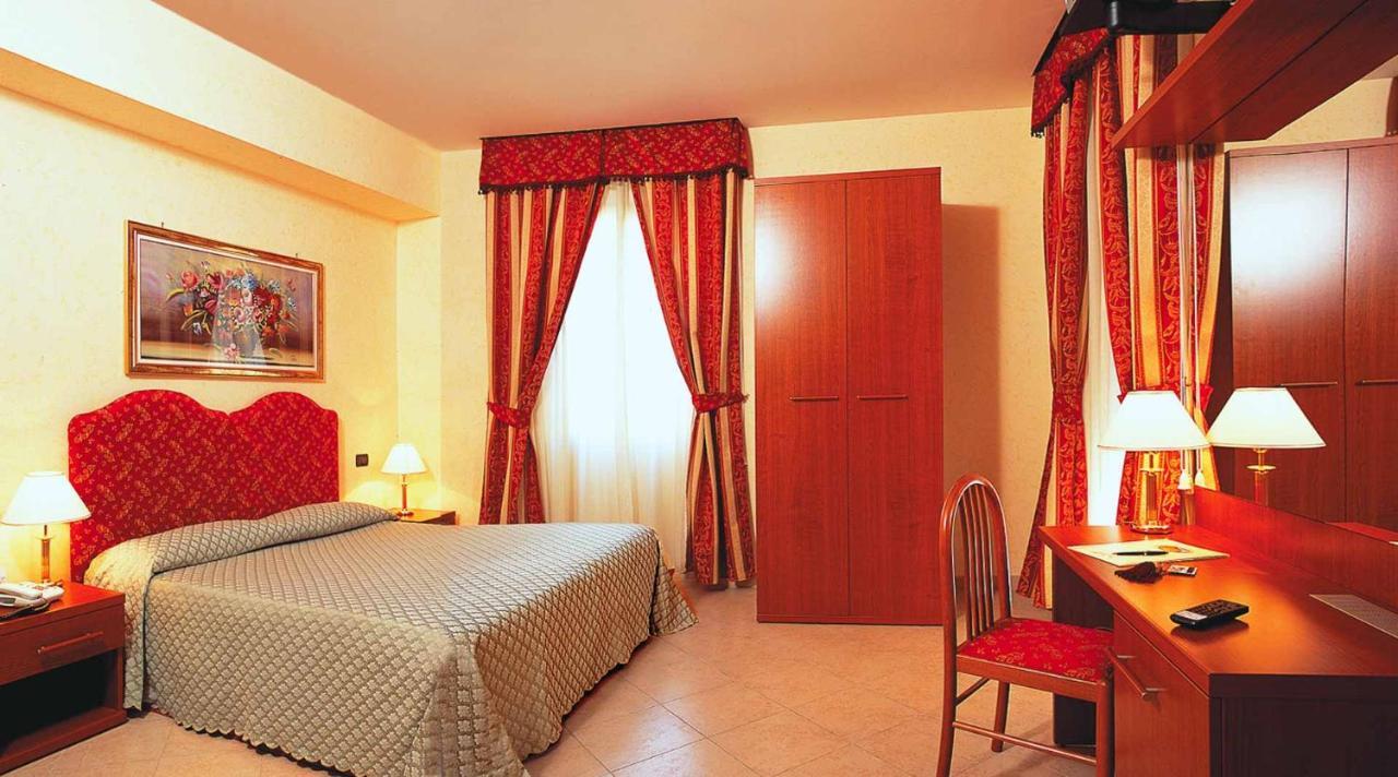 Stromboli Hotell 3*