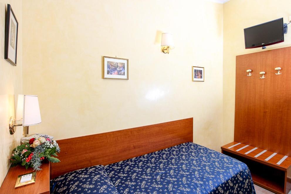 Casa Di Santa Francesca Romana A Ponte Rotto Roma