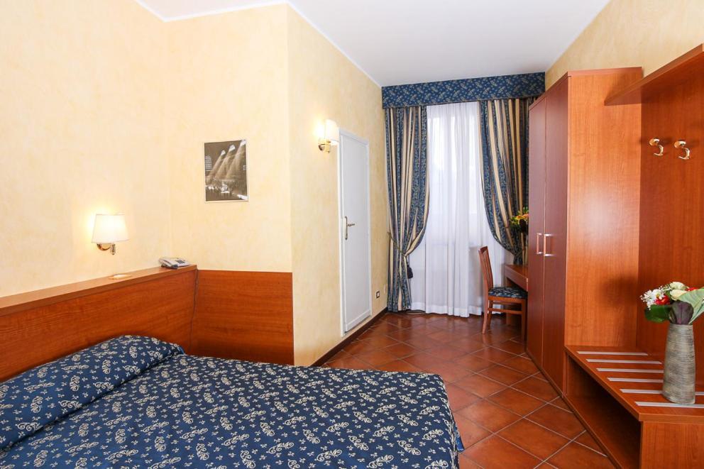 Casa Di Santa Francesca Romana A Ponte Rotto Affittacamere 2*