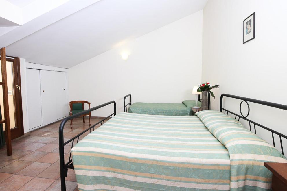 Casa Di Santa Francesca Romana A Ponte Rotto Affittacamere