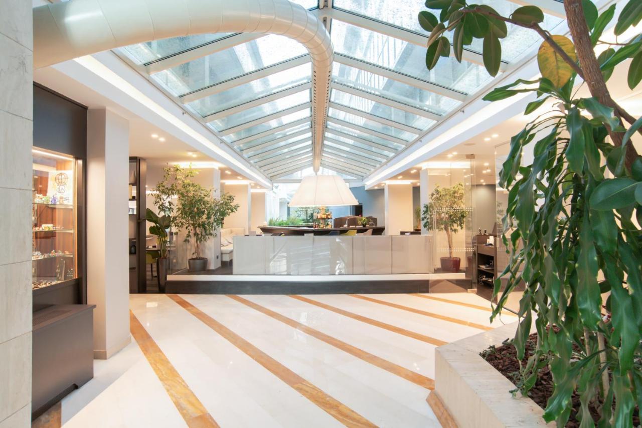 Mercure West Hotel 4*