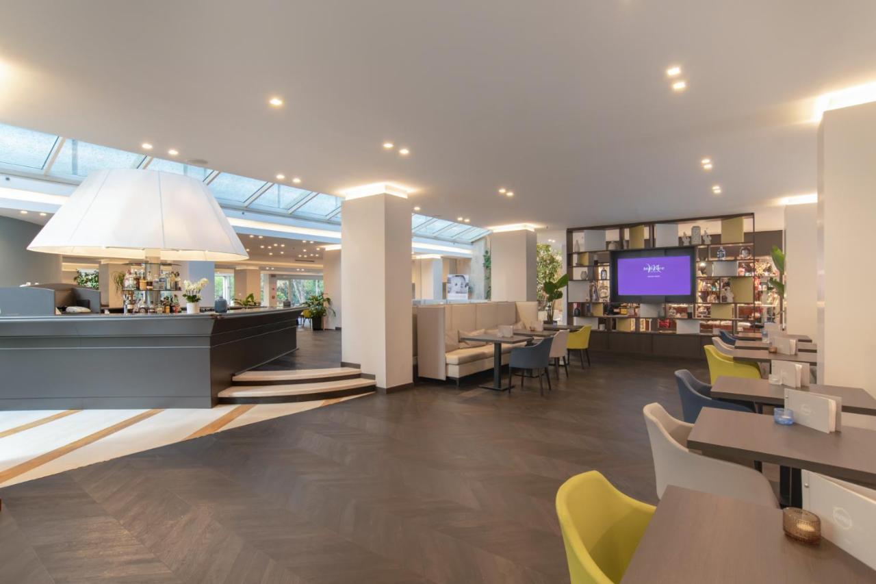 Hotel Mercure West 4*