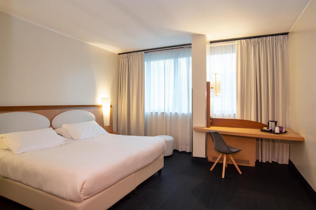 Hotel Mercure West 4*