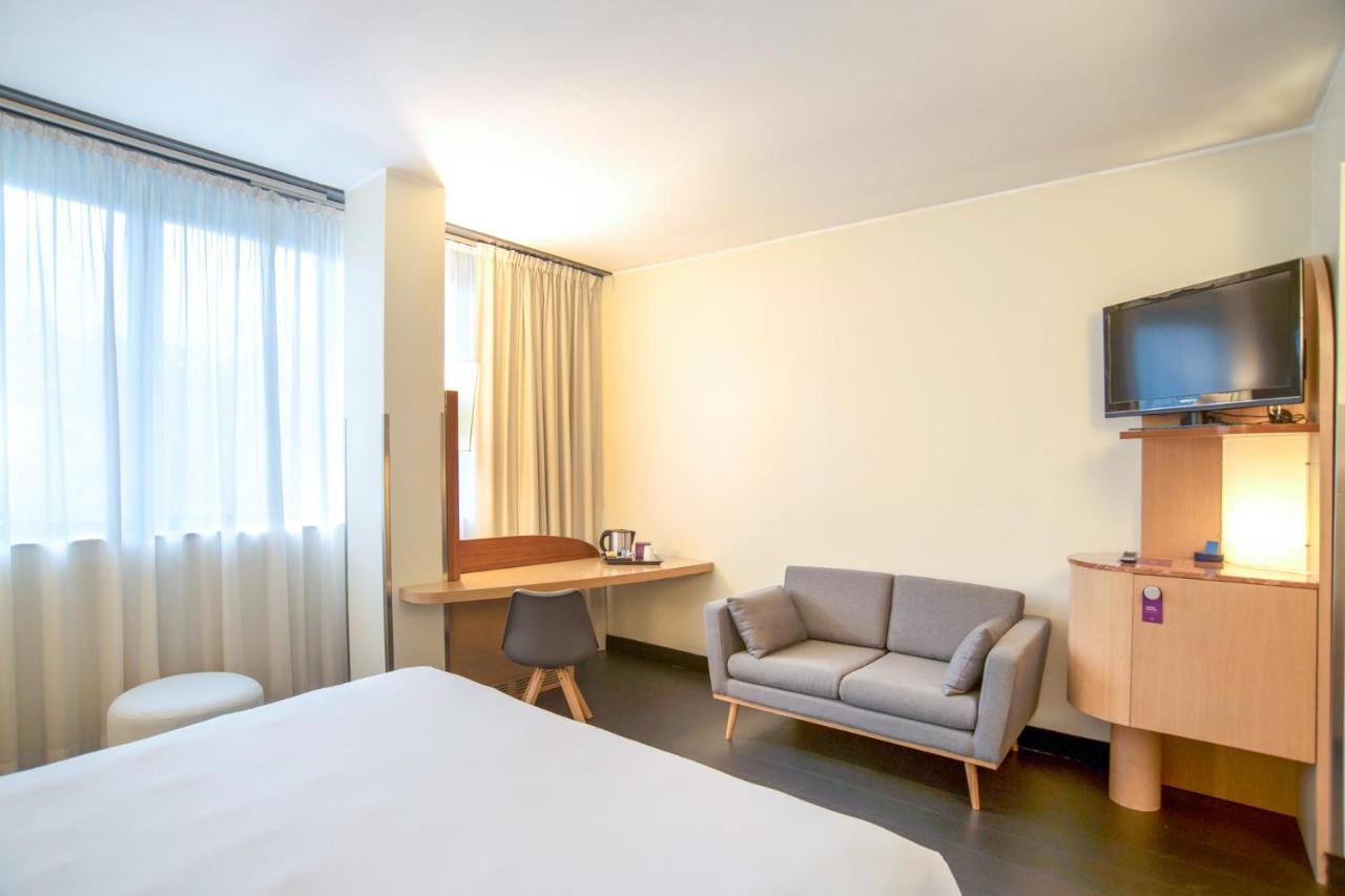 Mercure West 4*