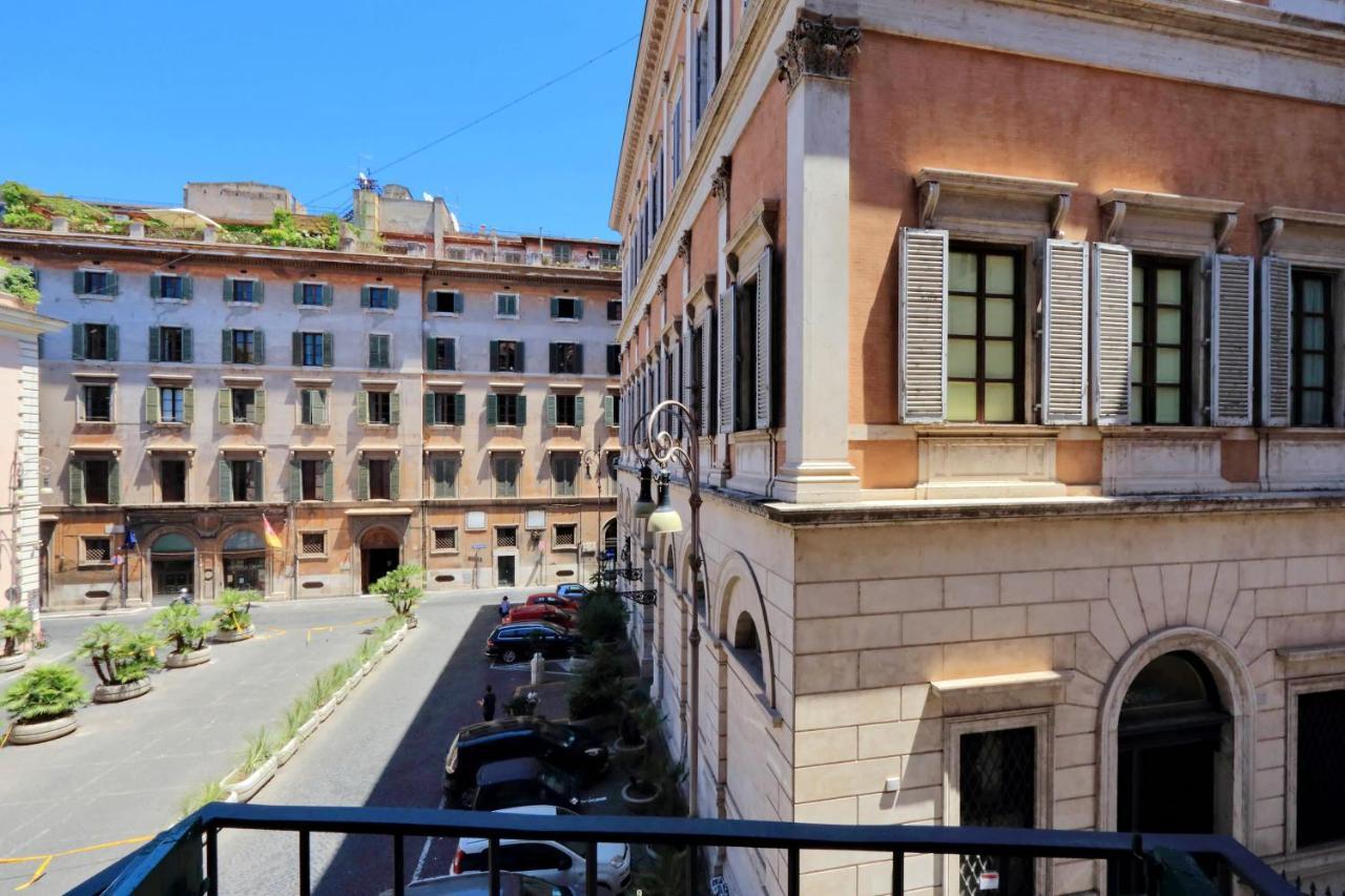 Alojamento de Acomodação e Pequeno-almoço Piazza Venezia Grand 2*