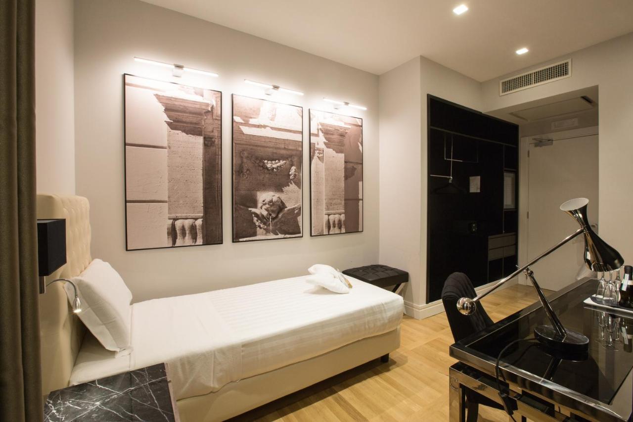 Floris Hotel