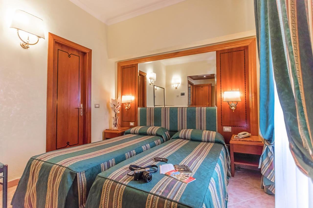 Raeli Lux Hotel