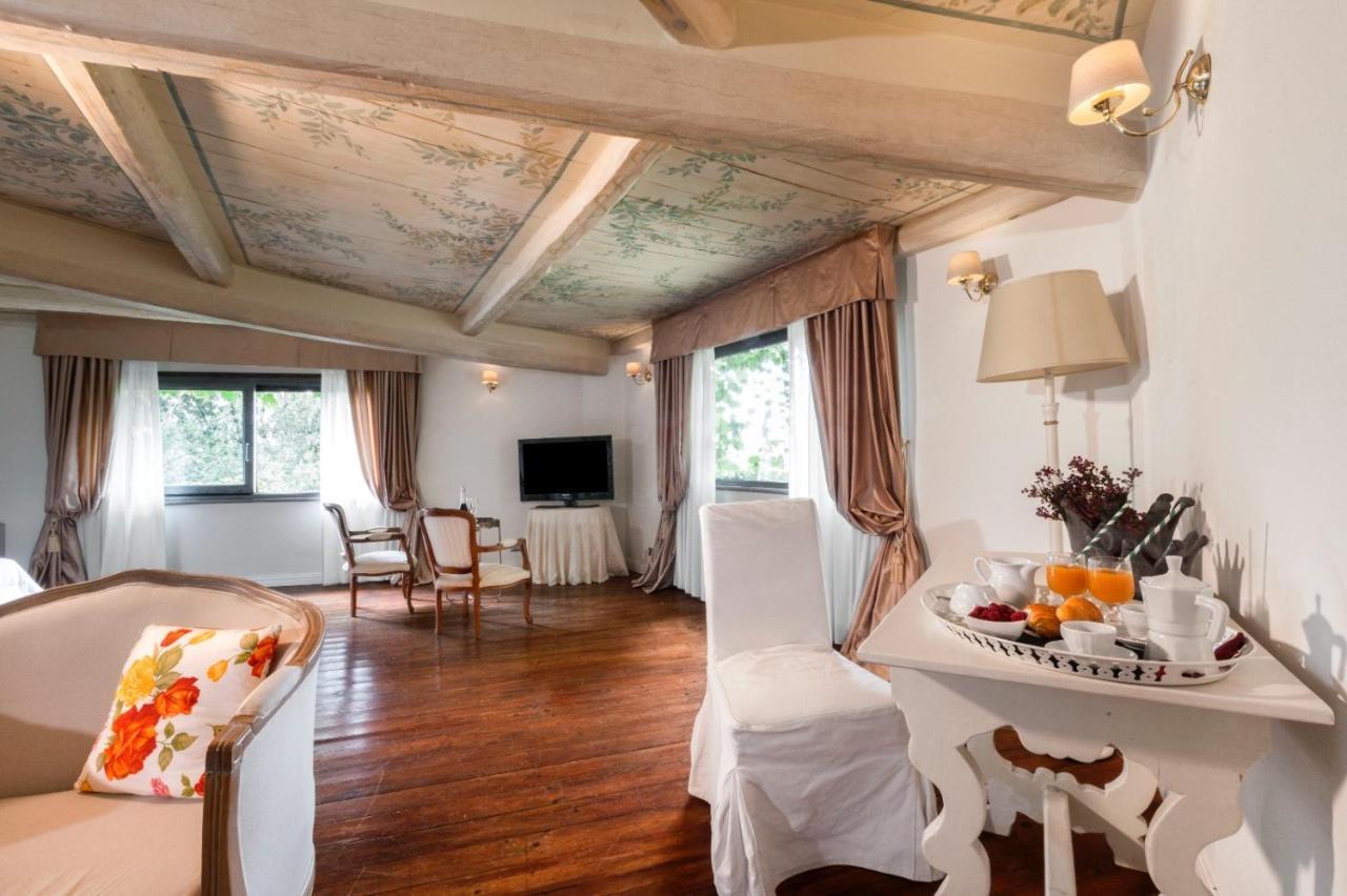 Castello Di Tor Crescenza Bed & Breakfast 3*
