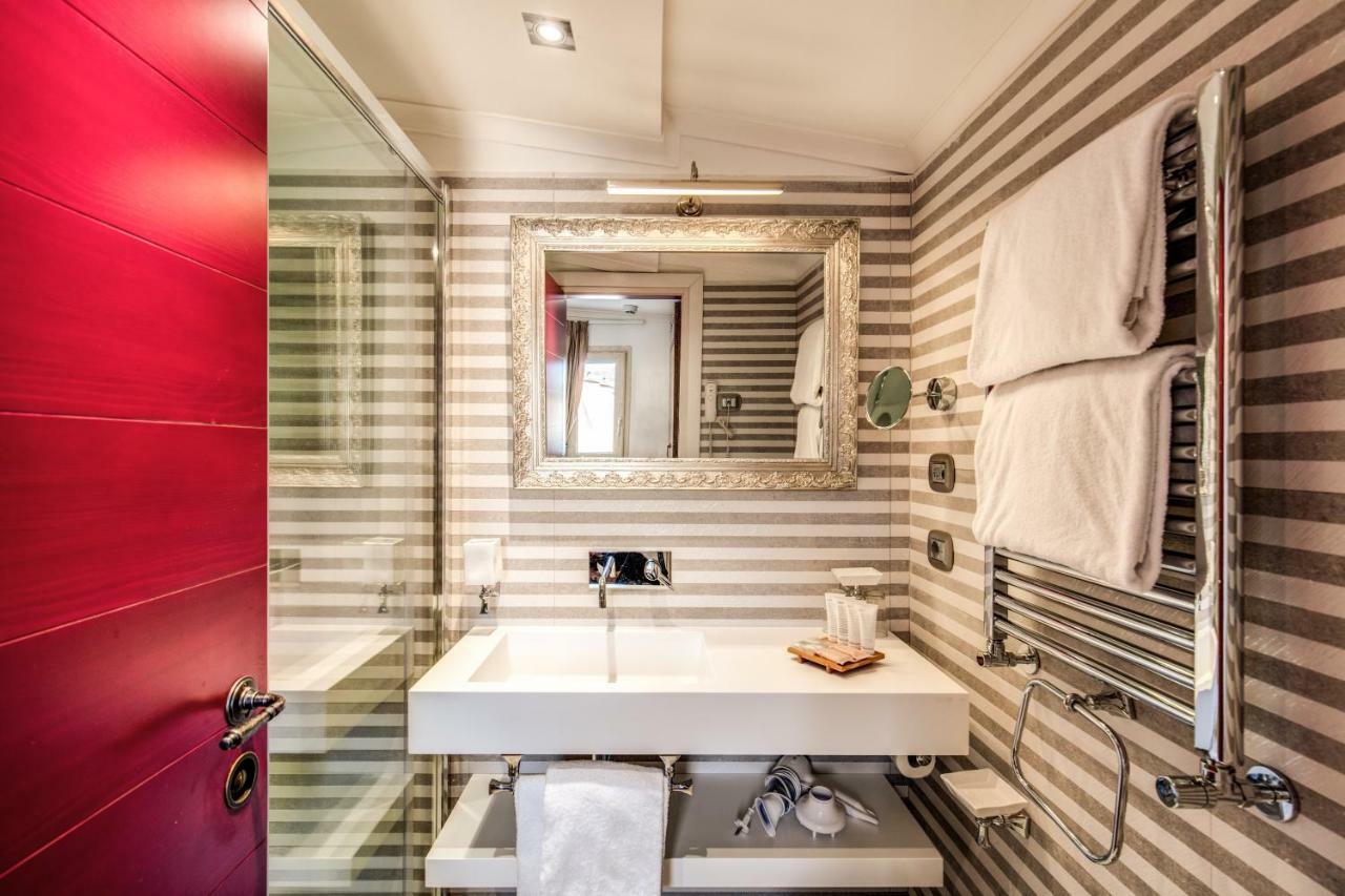 Parlamento Boutique 3* Roma