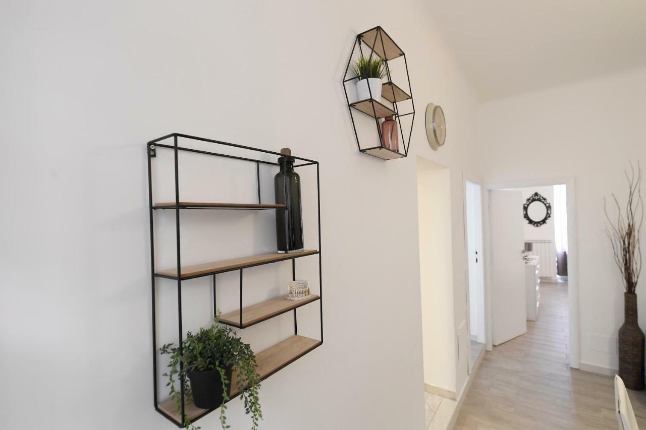 Easy Holidays - Colosseo Apartment