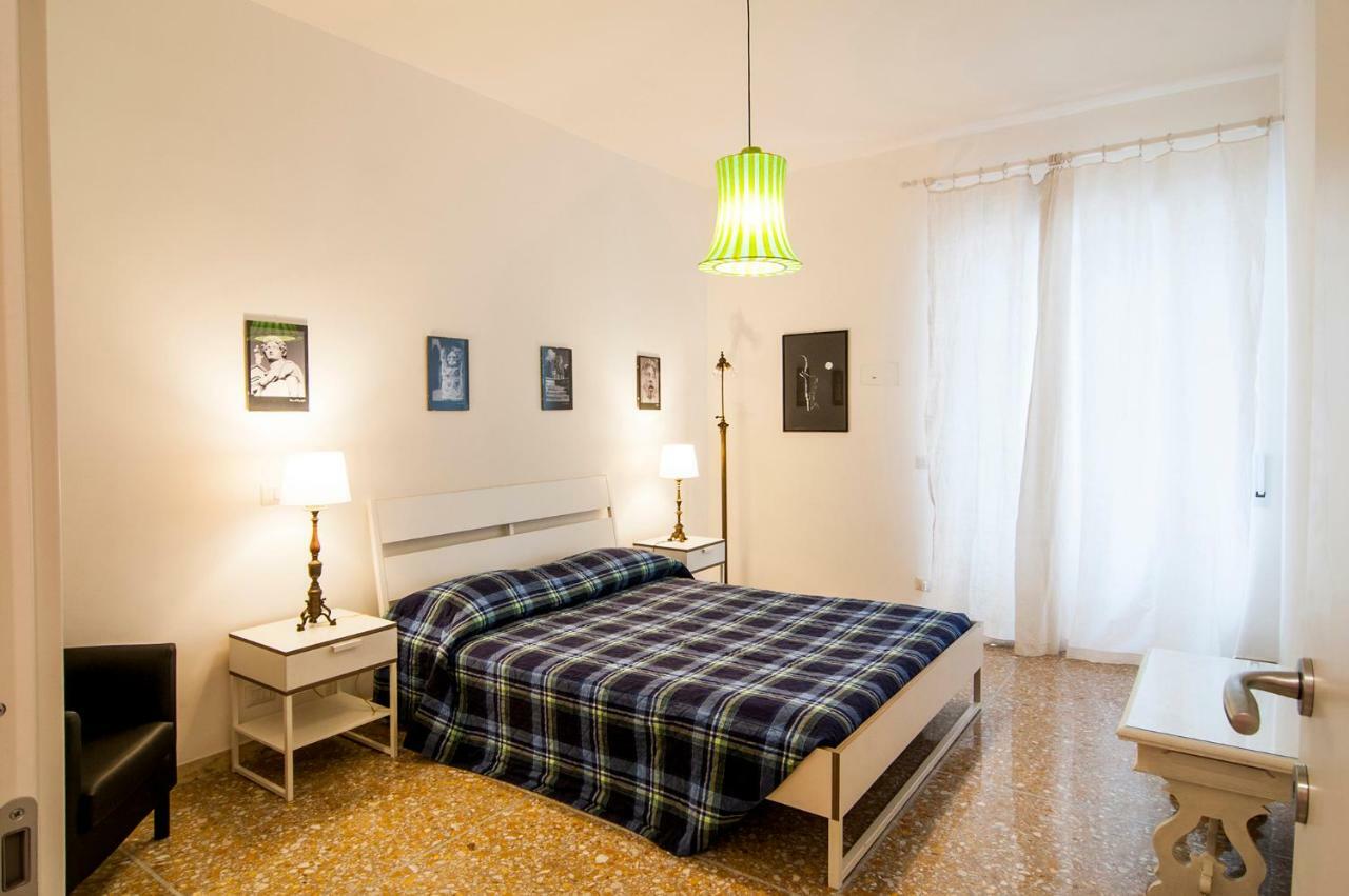 Vatican Museums Roomy *