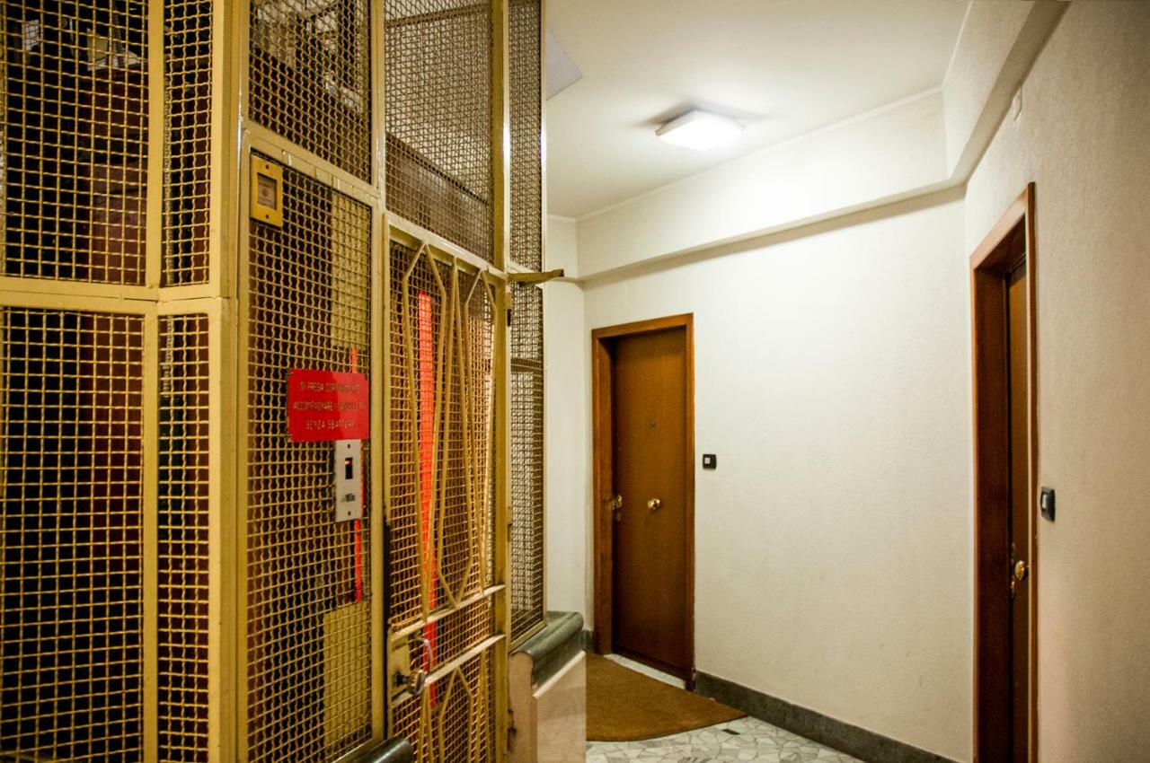 Vatican Museums Roomy *