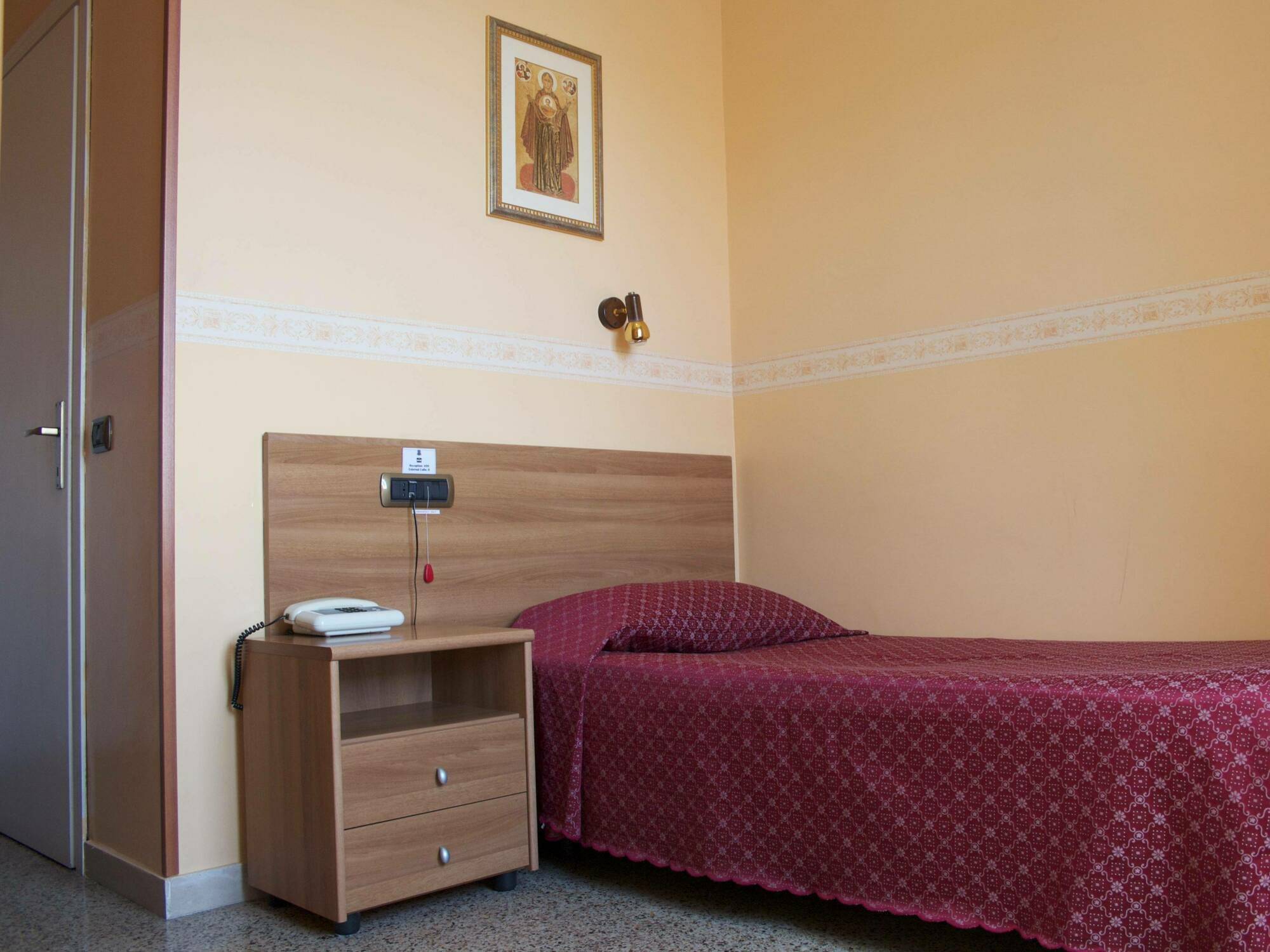 Affittacamere Casa La Salle - Casa Religiosa 3*