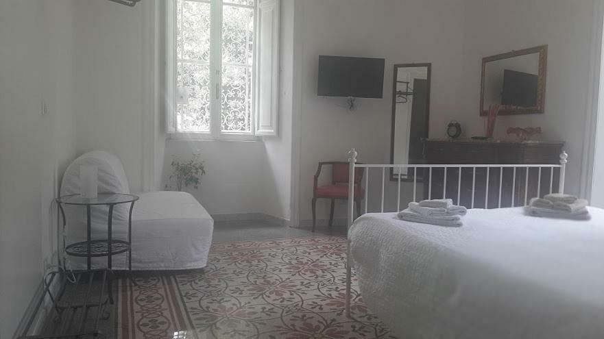 Domus Aurea Bed & Breakfast *