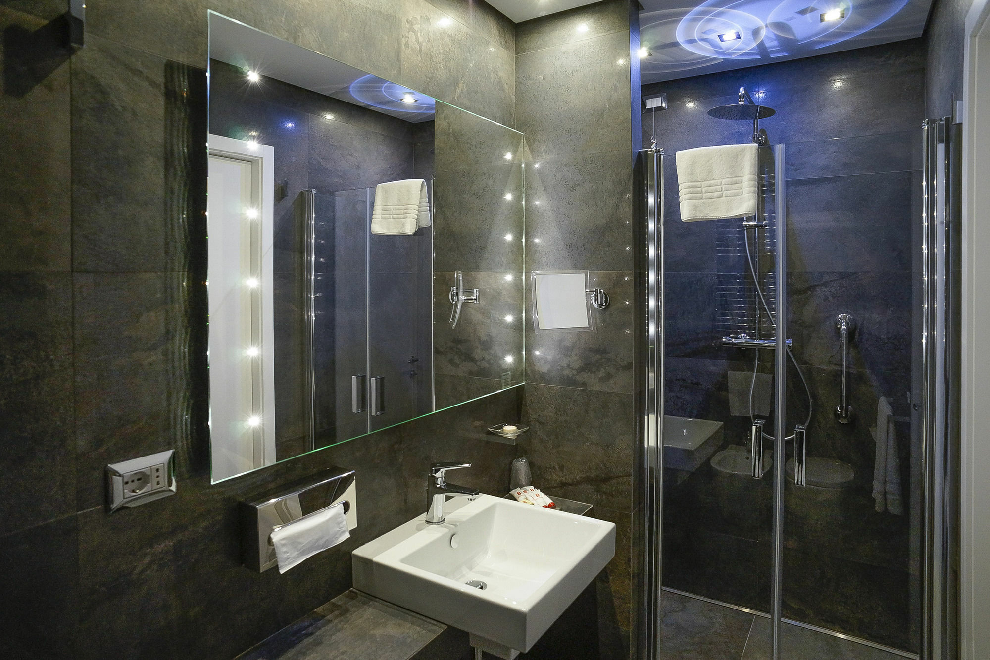Les Diamants Spanish Steps Hotel