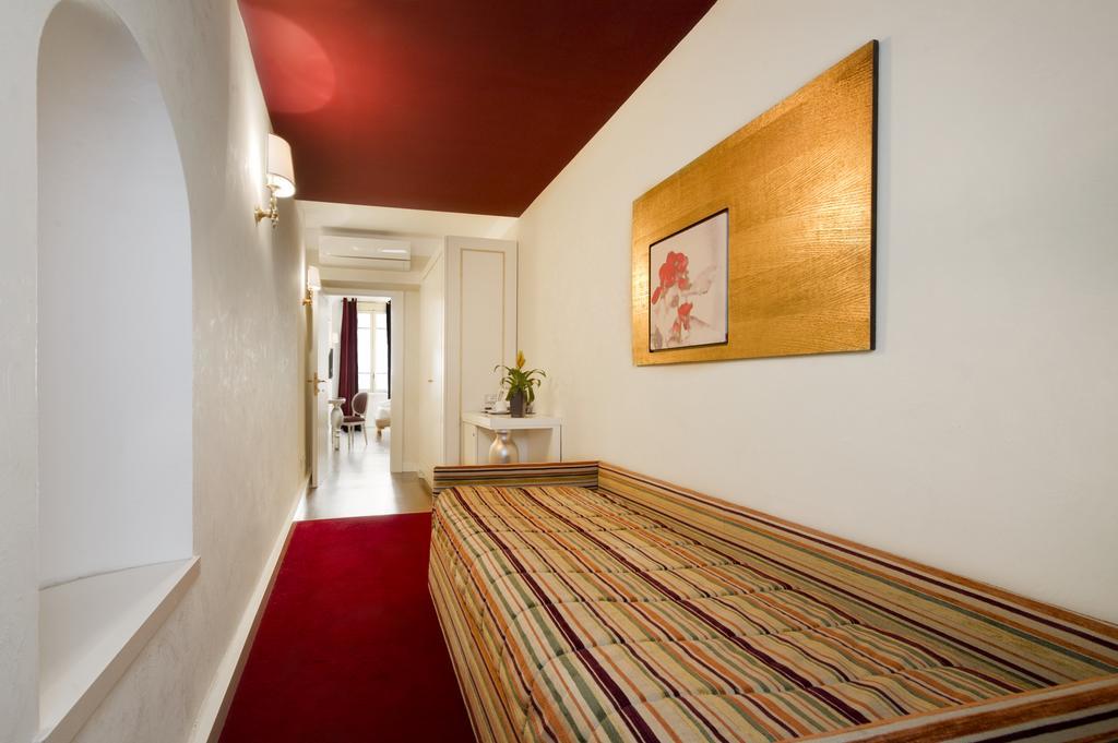 Guest house Residenza Frattina 2*