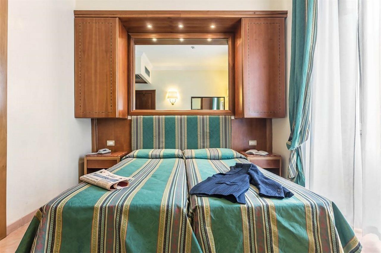 Hotell Raeli Regio 3*