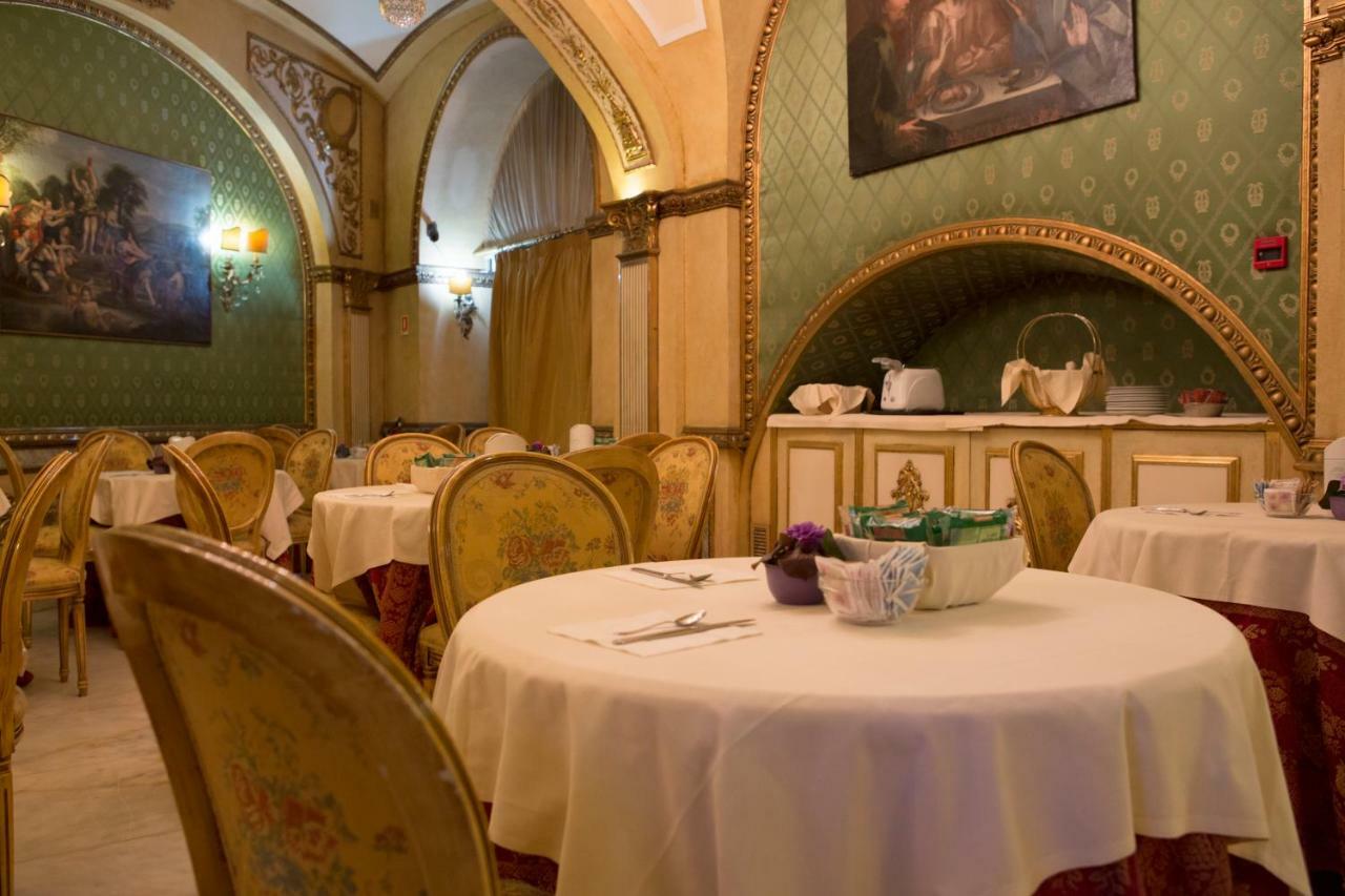 Des Epoques Hotel