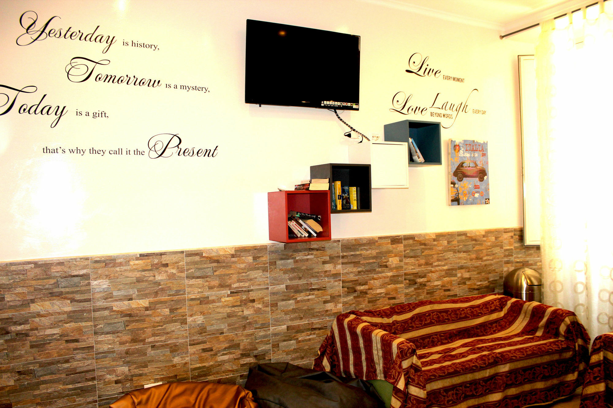 Legends Hostal *