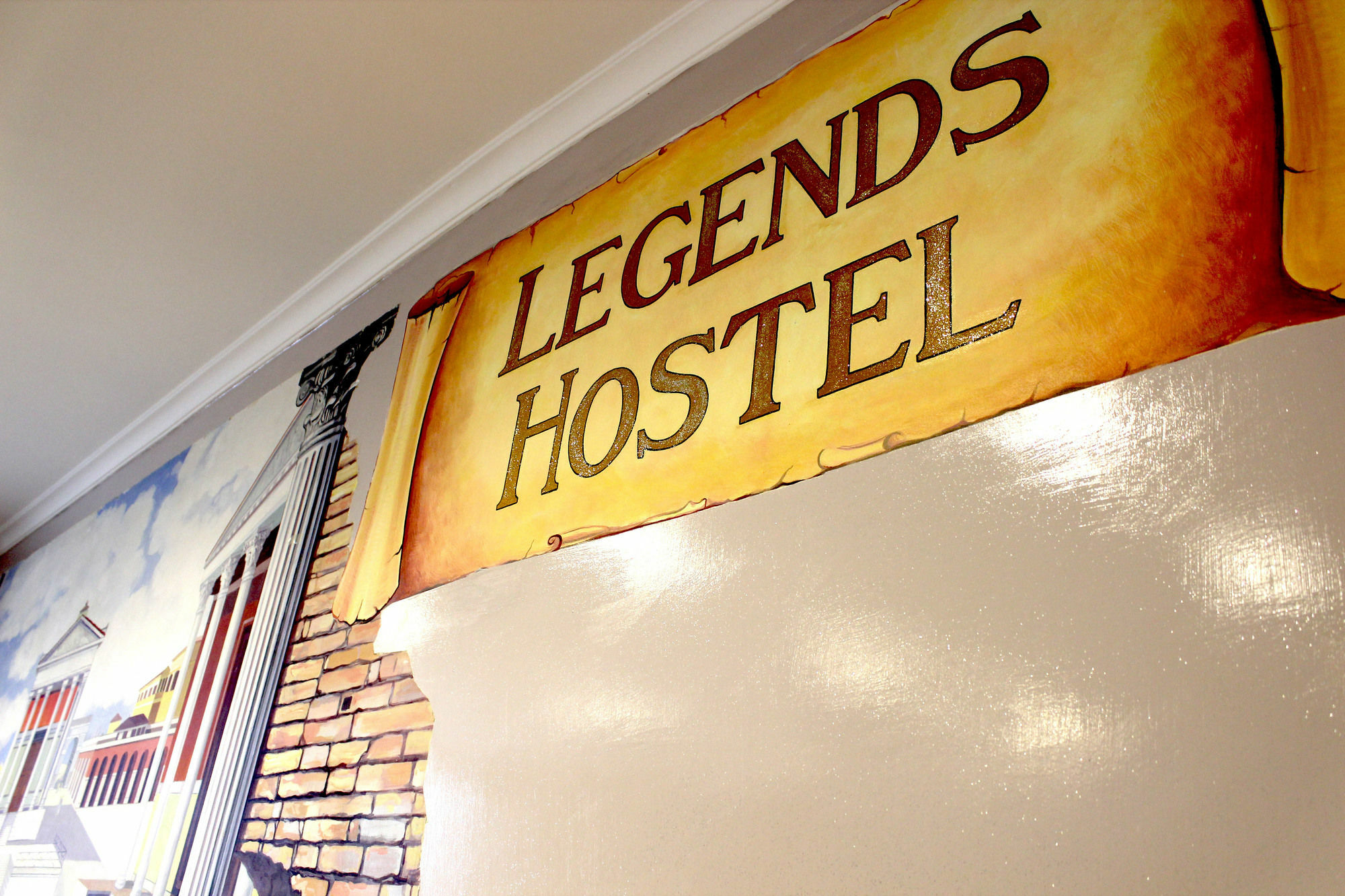 Hostal Legends