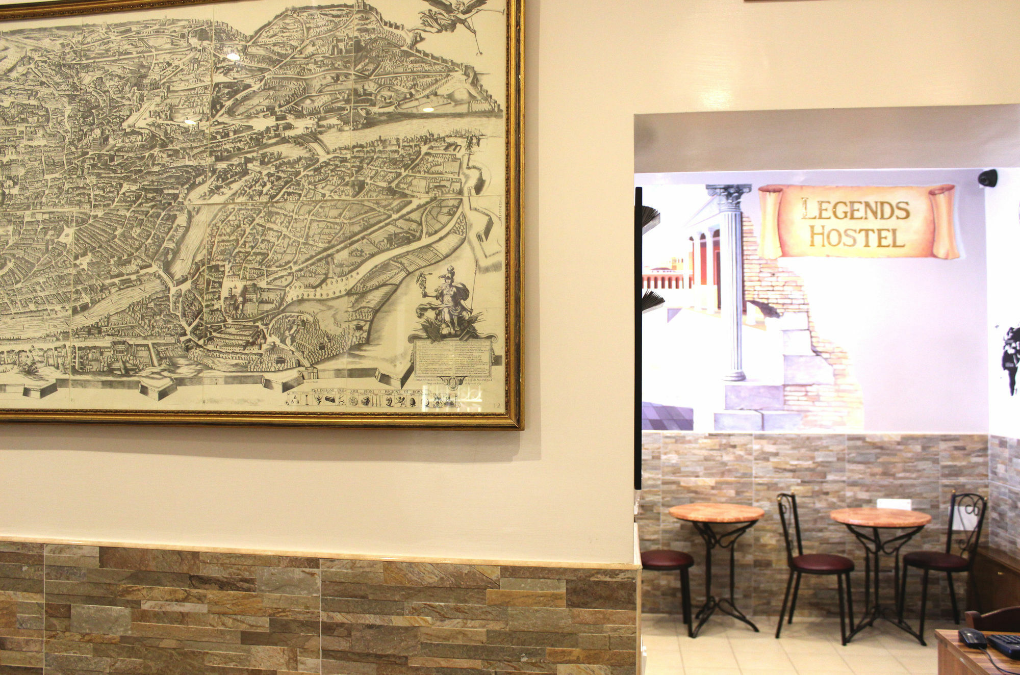 Legends Hostal Roma