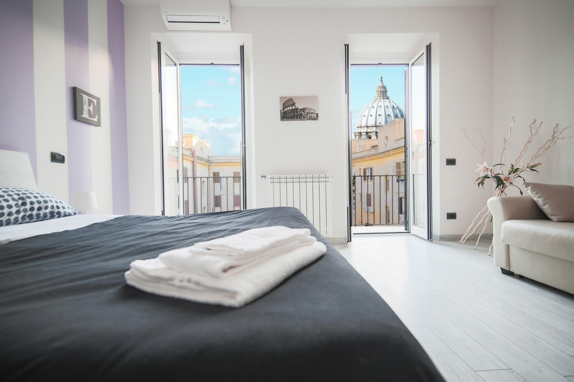 Apartment In Front Of St Peter'S Square And Vatican Museums - Mypad In Rome Apartment *