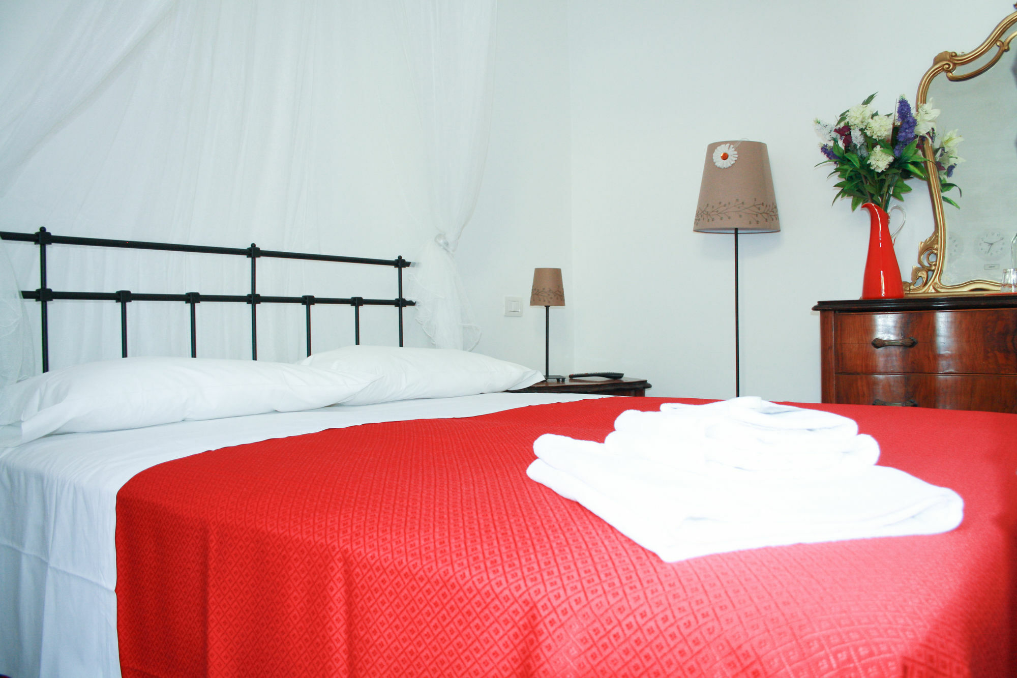 Salotto Piramide 3*