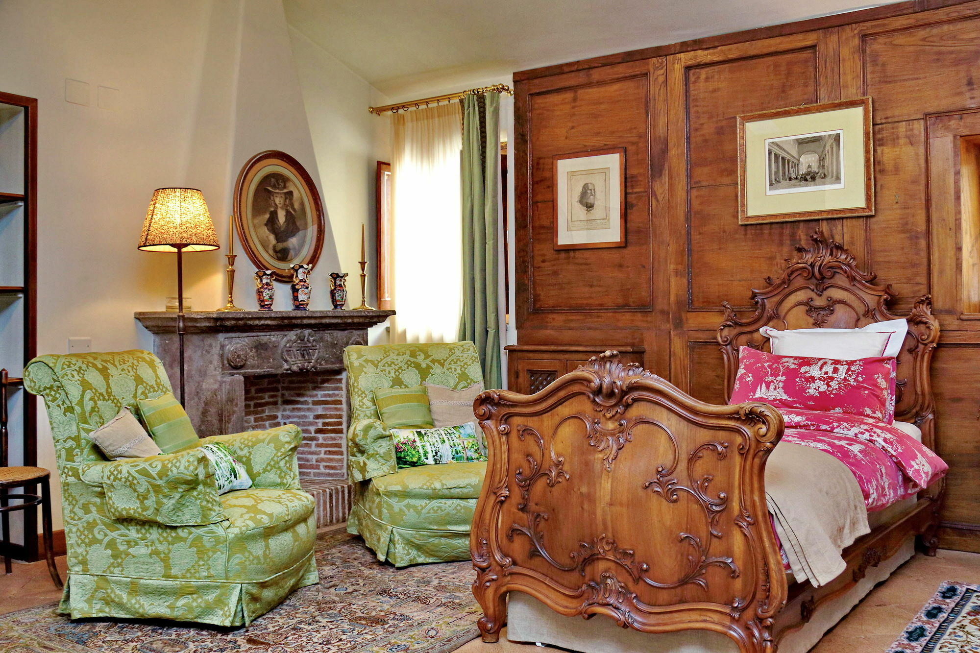 Town House - Treasurerome Collection