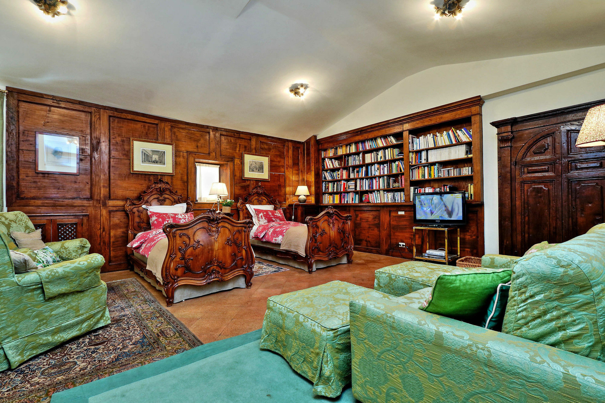 Town House - Treasurerome Collection