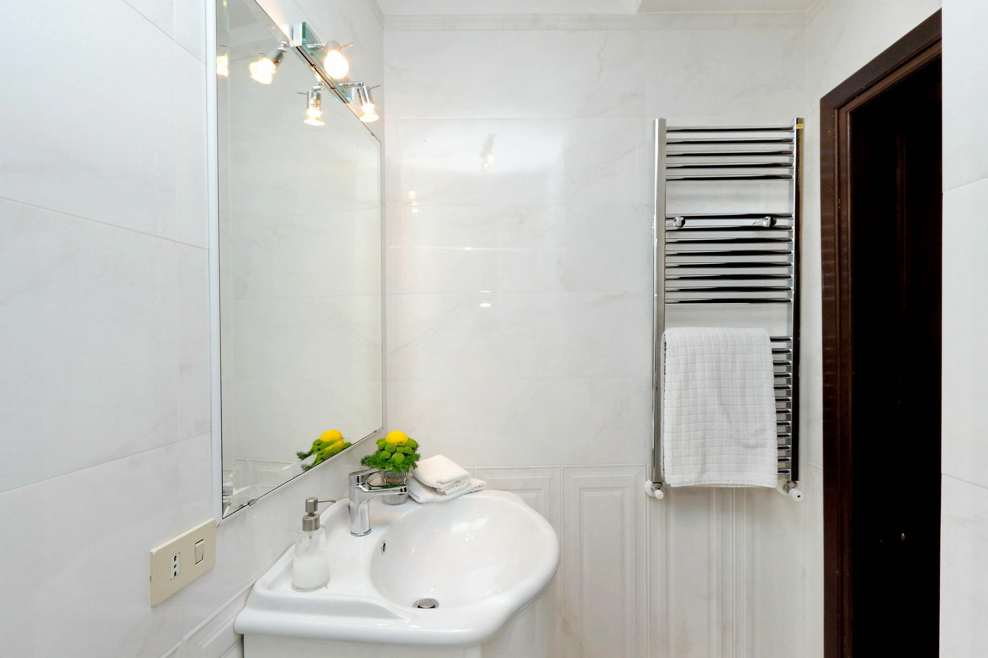 Town House - Treasurerome Collection *