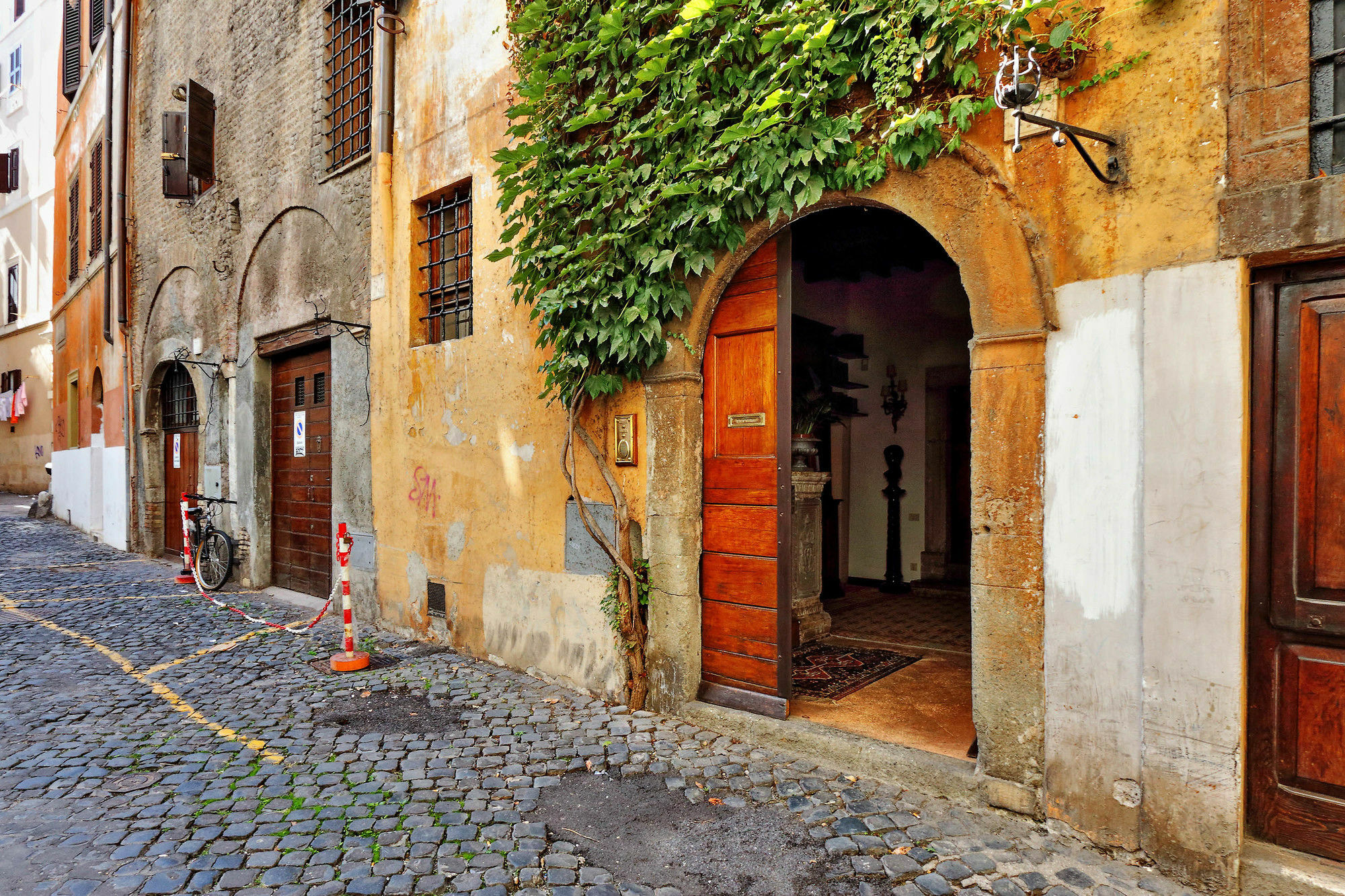 Town House - Treasurerome Collection Roma