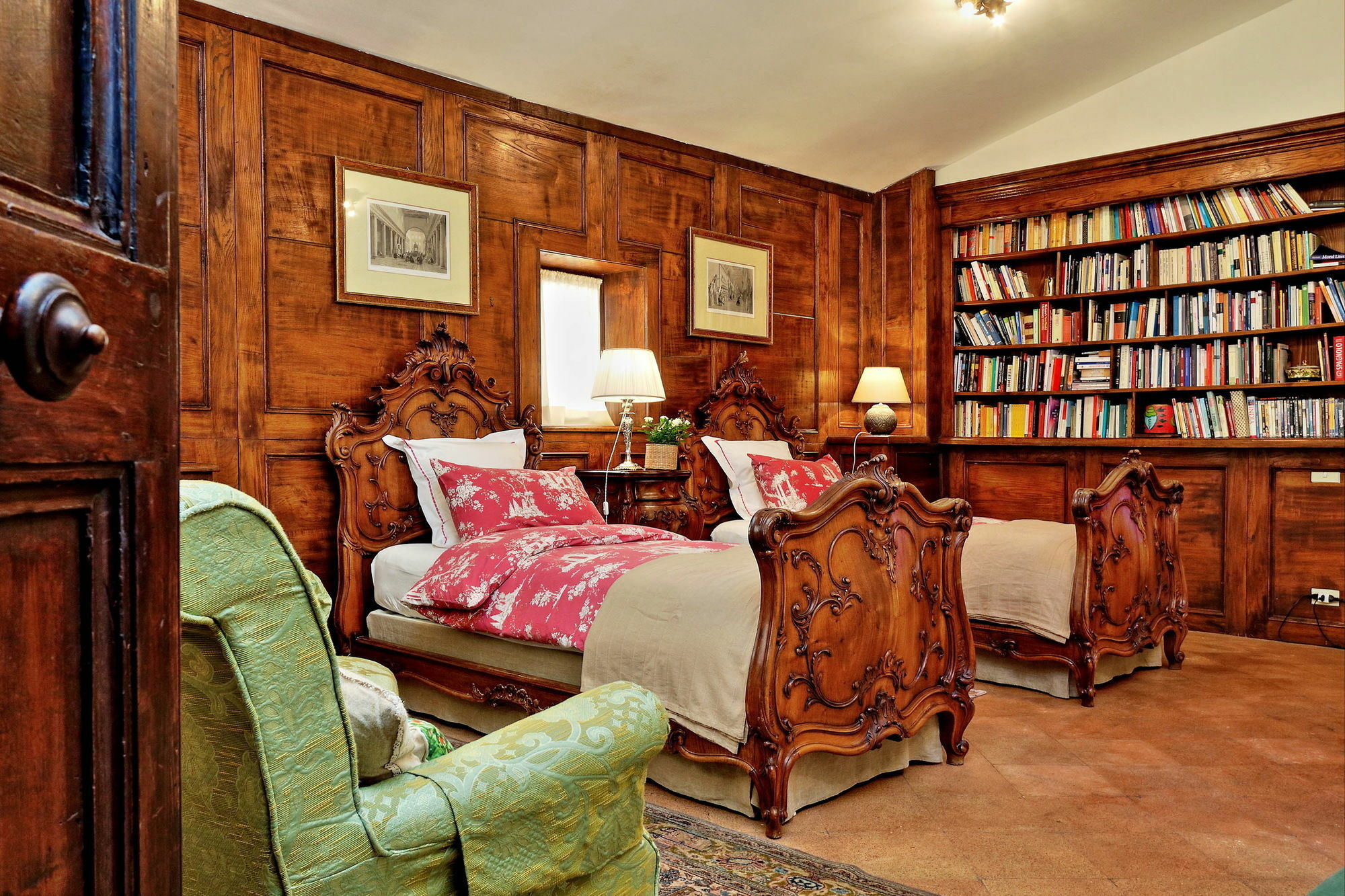 Town House - Treasurerome Collection