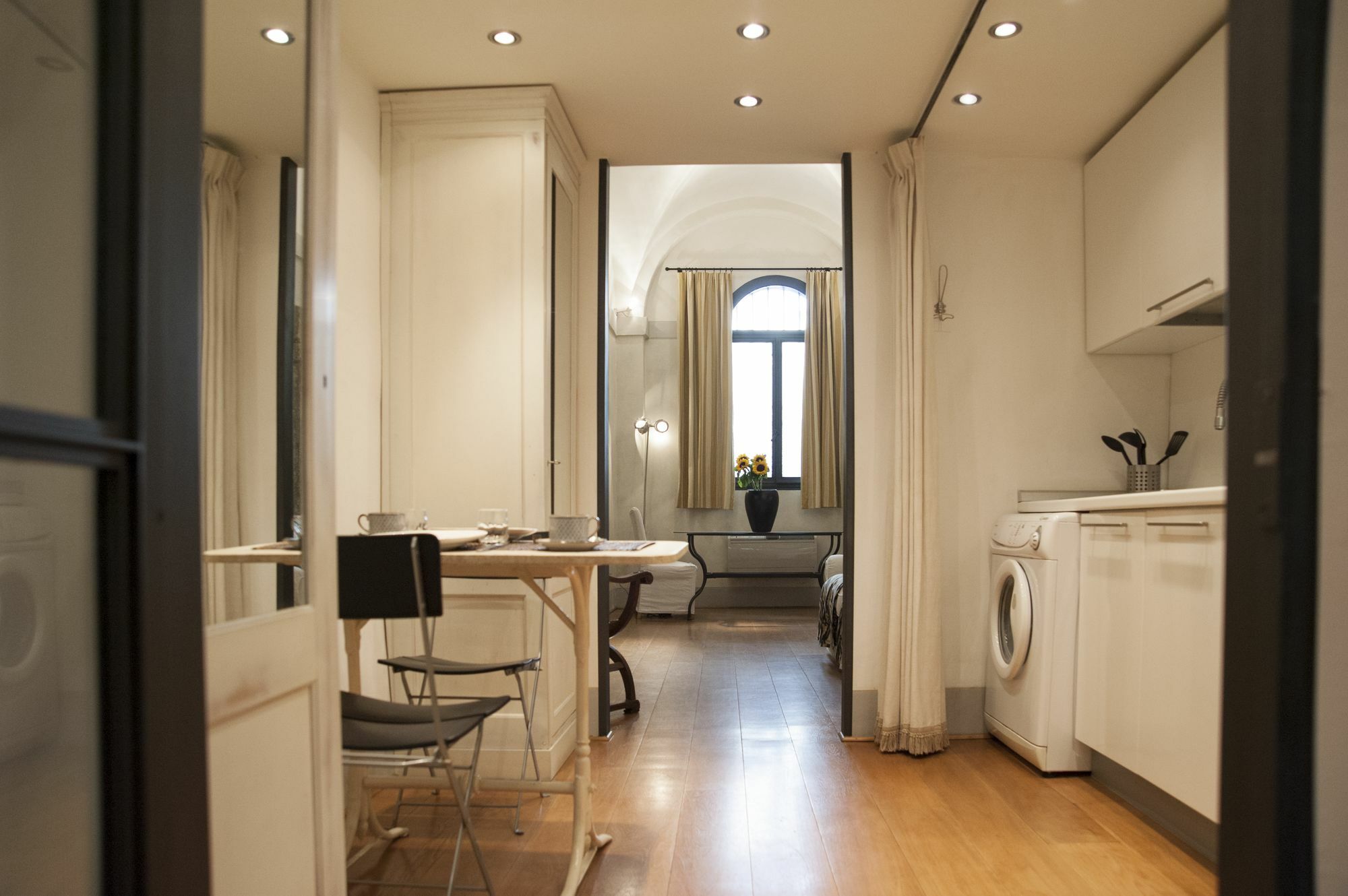 Magenta Collection Specchi Feriehus Roma