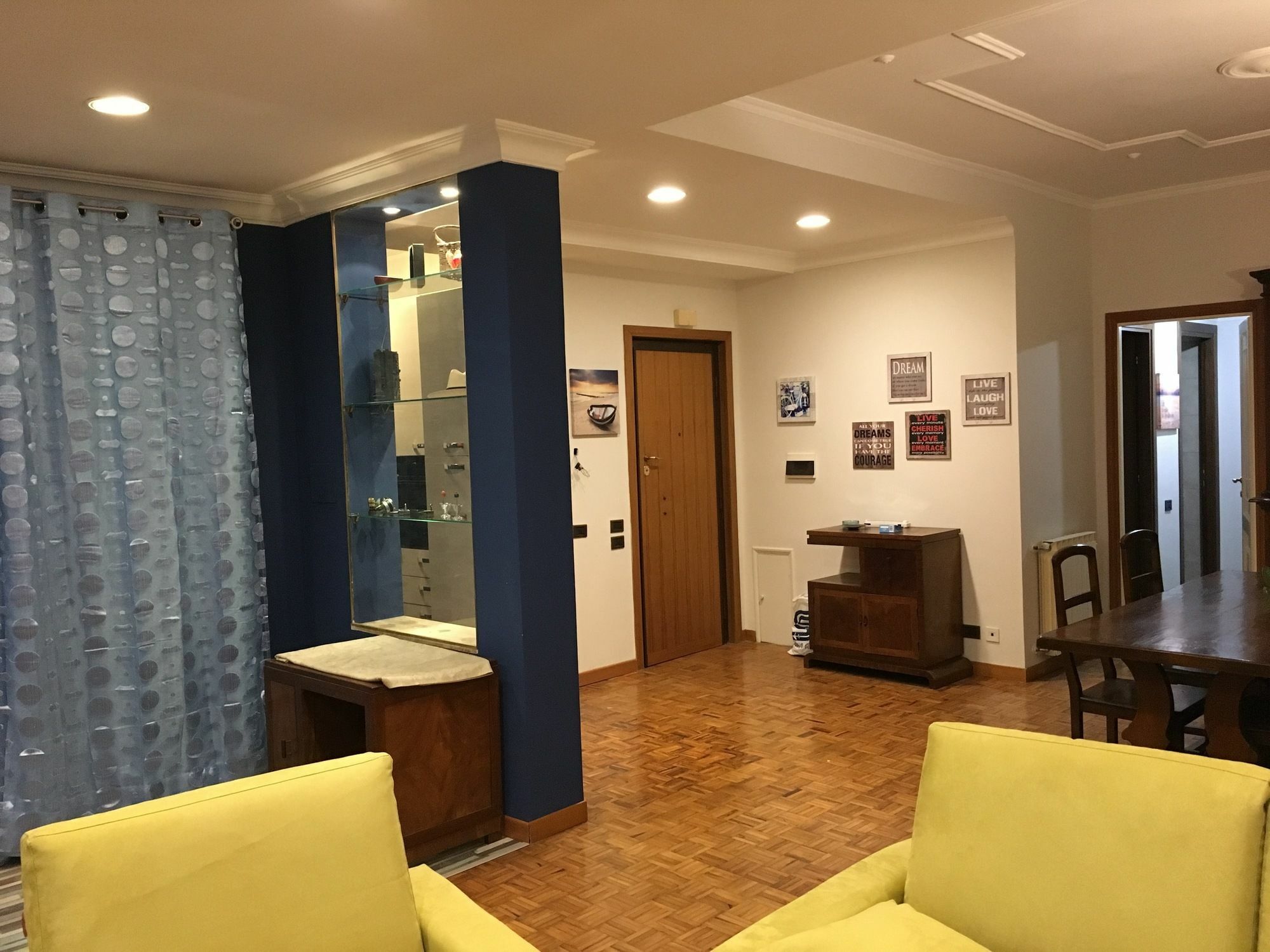 Apartment House *