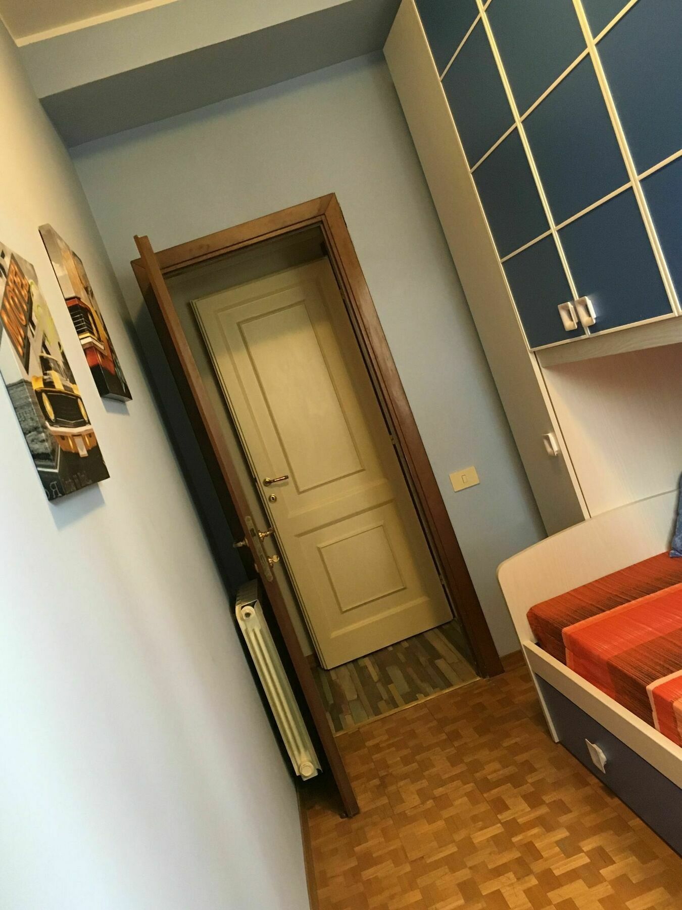 Apartment House *